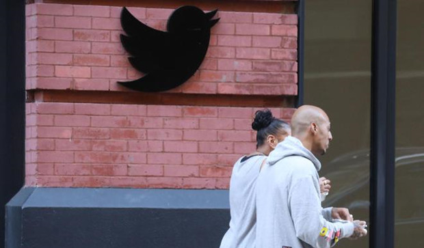 广告商离开推特致其收入大幅下降，马斯克呼吁放眼平台未来