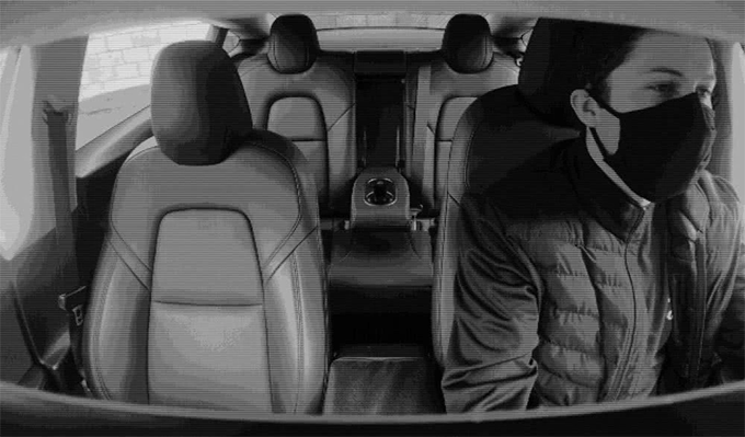 <b>特斯拉Model 3面向车内的摄像头多年未启用，马斯克最近揭秘缘由</b>