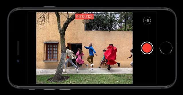 新款 iPhone SE文案放飞自我,听说火了!