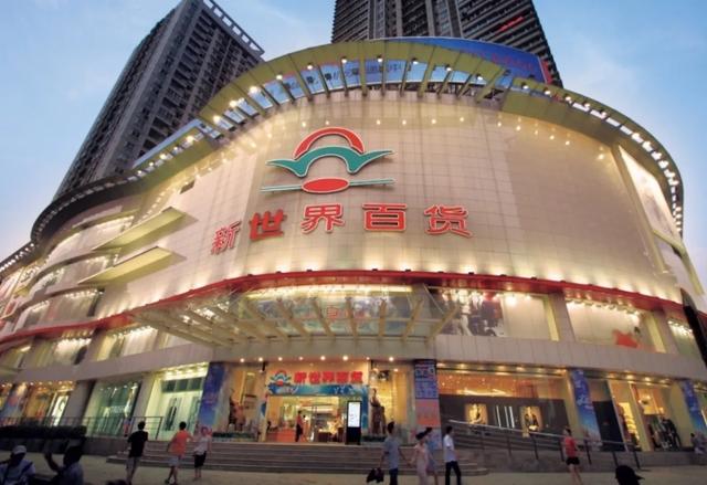 宝格丽官网销售额猛涨100%;LV任命首位女装皮具总监