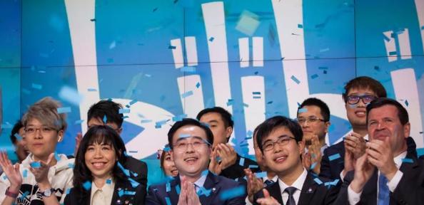 宝格丽官网销售额猛涨100%;LV任命首位女装皮具总监