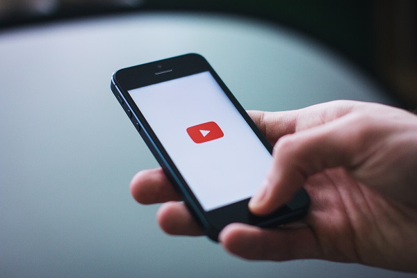 YouTube广告收入猛增46%至68.9亿美元,助推Alphabet Q4业绩增长