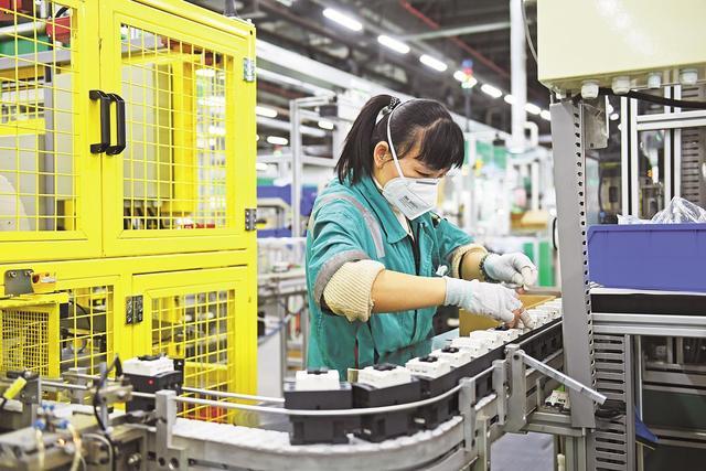 制造业面临“招工难”,厂主直言90后招不到,70后又不敢用