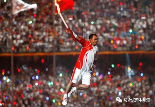 李宁救活了“李宁”:从教科书的失败 到时髦的崛起