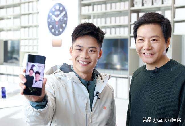 谷爱凌夺金，手机高管评论区却被洗版，小米又开了一个头