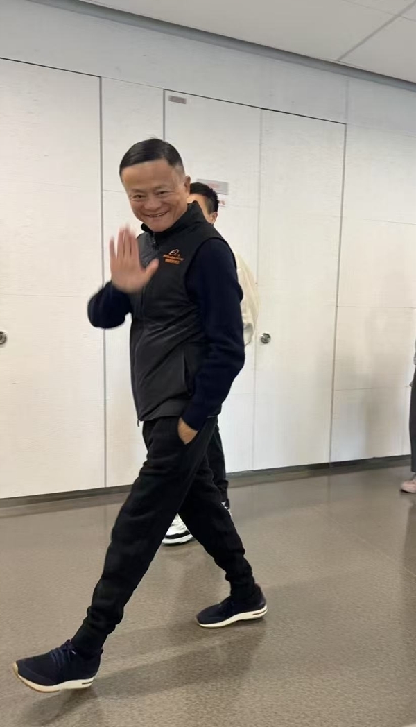马云回归!阿里巴巴破了中国民营企业纪录 宣布有史以来最大规模云和AI基建投资